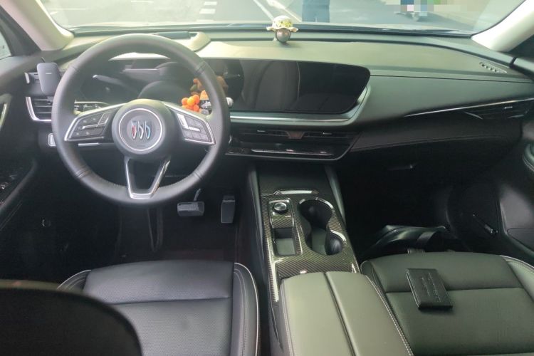 Used Buick Envision 2025 Encore Plus 28T Two-Wheel-Drive Platinum Edition Center Console