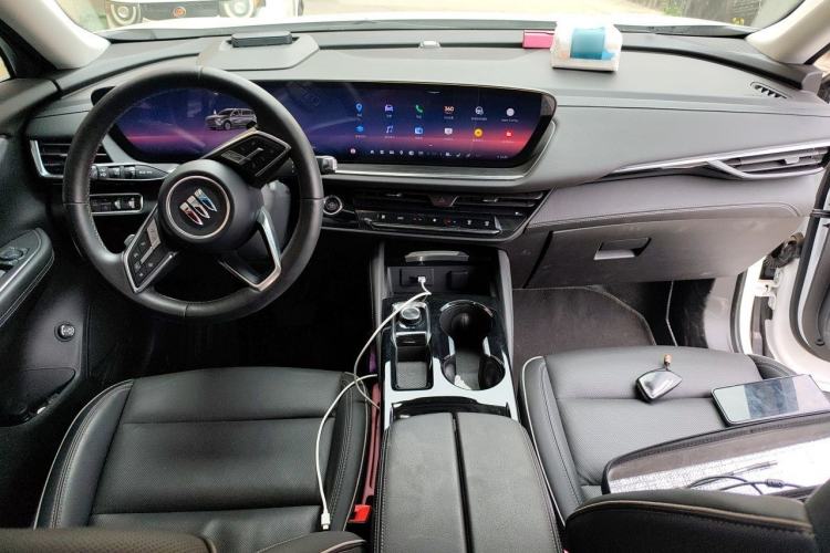 Used Buick Envision 2025 Encore Plus 28T Two-Wheel-Drive Platinum Edition Center Console