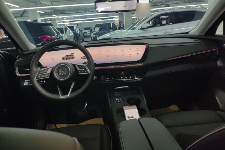 Used Buick Envision 2025 Encore Plus 28T Two-Wheel-Drive Platinum Edition Center Console