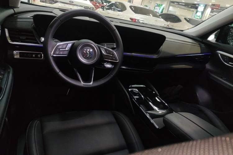 Used Buick Envision 2025 25T Entry-Grade Platinum Edition Center Console