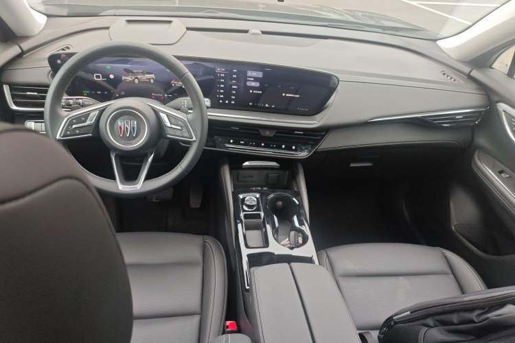 Used Buick Envision 2025 25T Entry-Grade Platinum Edition Center Console