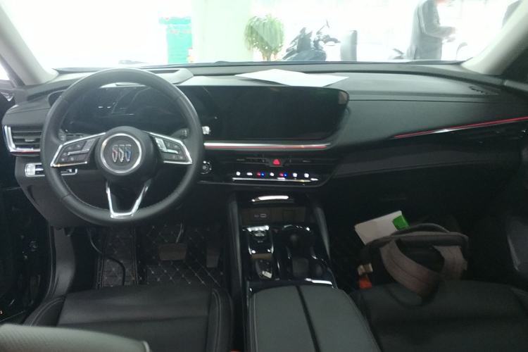 Used Buick Envision 2025 25T Entry-Grade Platinum Edition Center Console