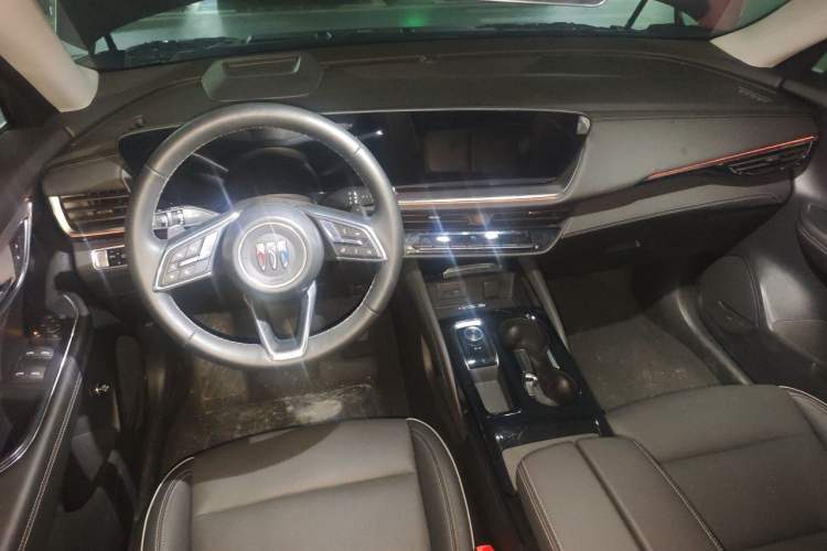 Used Buick Envision 2025 Encore Plus 28T Two-Wheel-Drive Platinum Edition Center Console