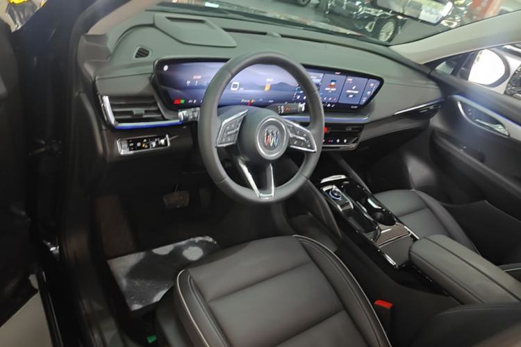 Used Buick Envision 2025 Encore Plus 28T Two-Wheel-Drive Platinum Edition Center Console