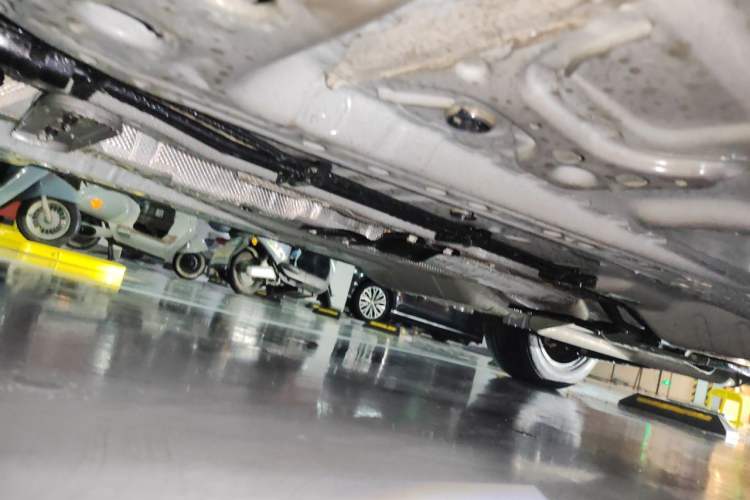 Used Buick Envision 2025 Encore Plus 28T Two-Wheel-Drive Platinum Edition Chassis Front Left