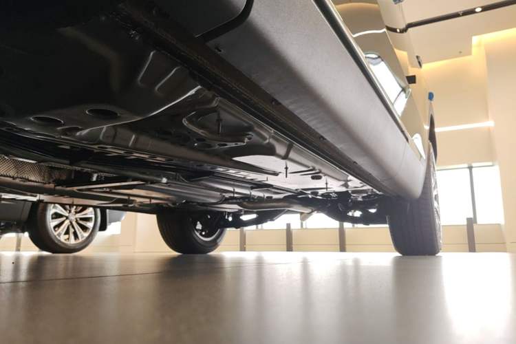 Used Buick Envision 2025 25T Platinum Edition Chassis Front Left