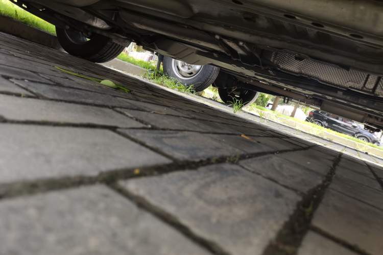 Used Buick Envision 2025 Encore Plus 28T Two-Wheel-Drive Platinum Edition Chassis Front Right