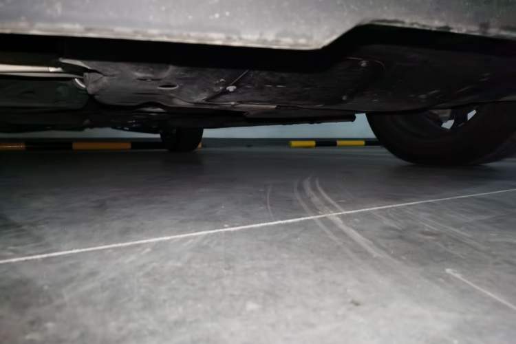 Used Buick Envision 2025 Encore Plus 28T Two-Wheel-Drive Platinum Edition Chassis Front Right