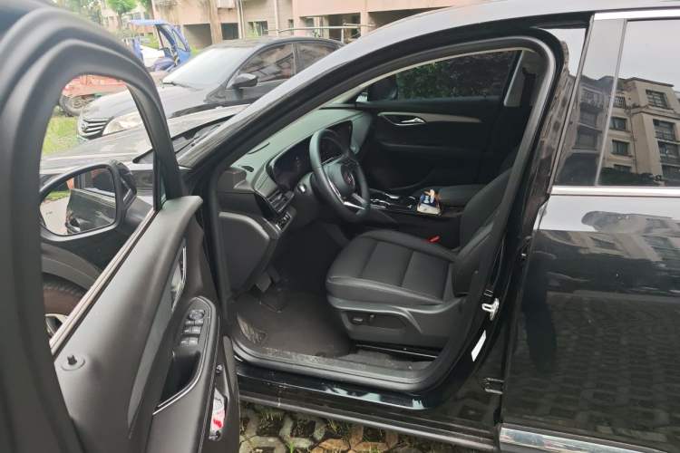 Used Buick Envision 2025 25T Entry-Grade Platinum Edition Driver Seat