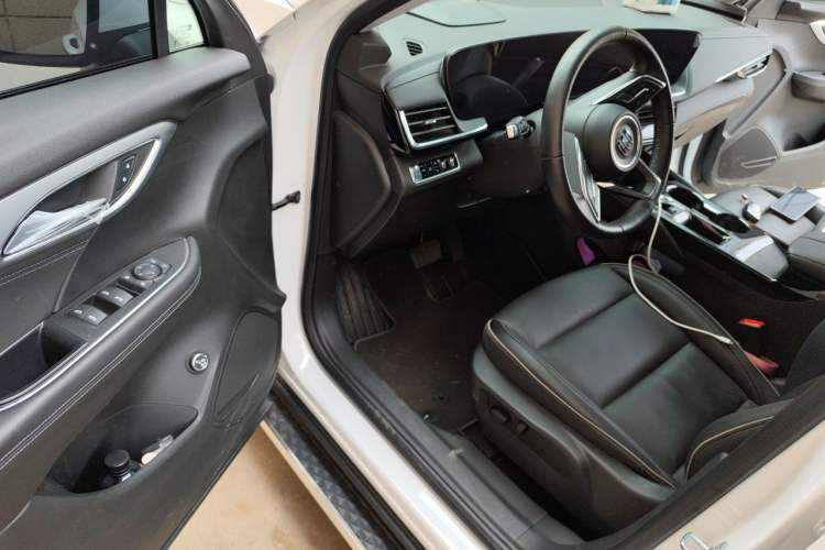 Used Buick Envision 2025 Encore Plus 28T Two-Wheel-Drive Platinum Edition Driver Seat