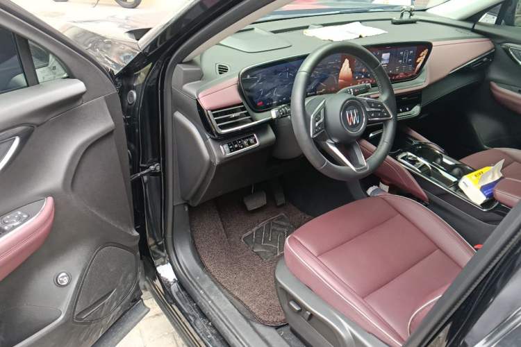 Used Buick Envision 2025 Encore Plus 28T Two-Wheel-Drive Platinum Edition Driver Seat