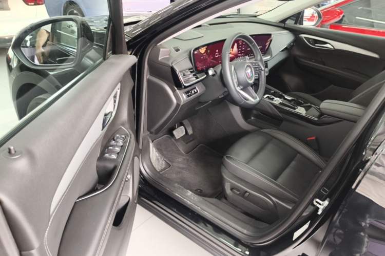 Used Buick Envision 2025 25T Entry-Grade Platinum Edition Driver Seat