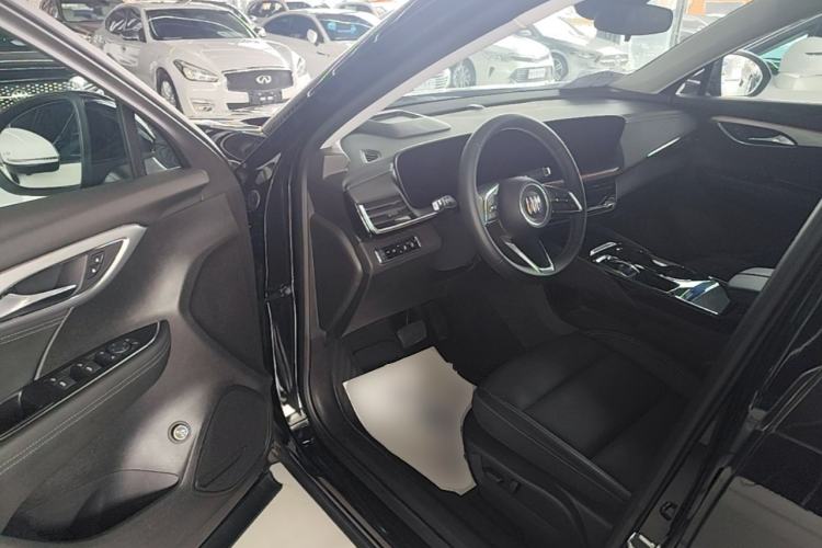 Used Buick Envision 2025 25T Entry-Grade Platinum Edition Driver Seat