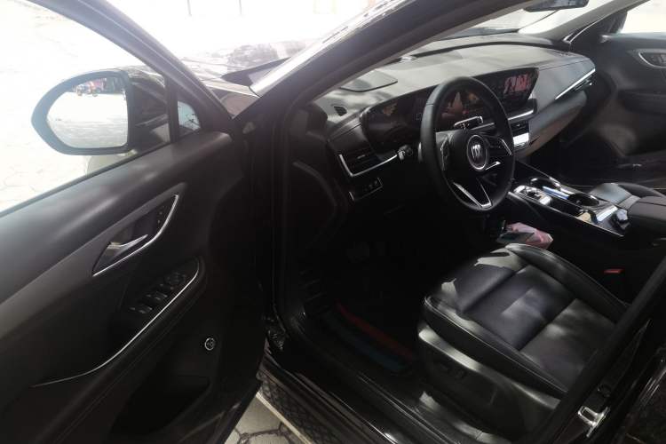 Used Buick Envision 2025 Encore Plus 28T Two-Wheel-Drive Platinum Edition Driver Seat