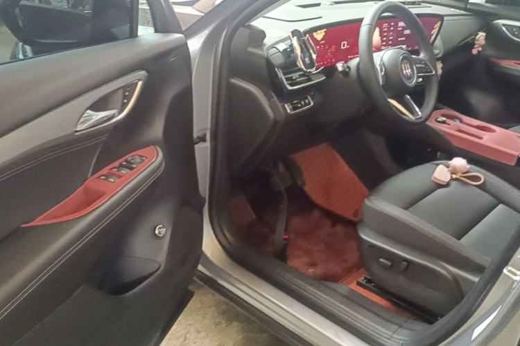 Used Buick Envision 2025 25T Entry-Grade Platinum Edition Driver Seat