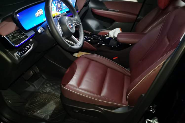 Used Buick Envision 2025 Encore Plus 28T Two-Wheel-Drive Platinum Edition Driver Seat