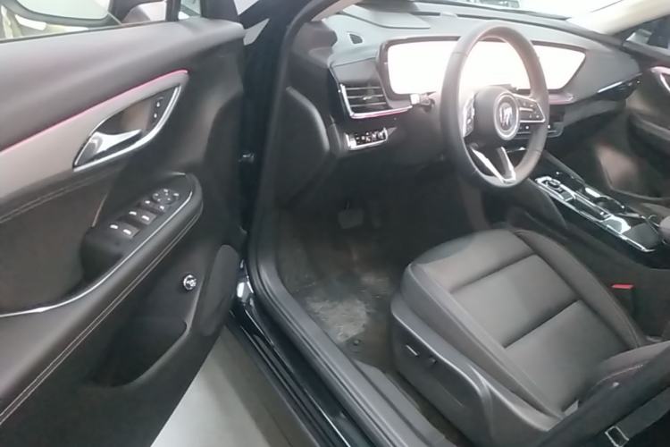 Used Buick Envision 2025 25T Entry-Grade Platinum Edition Driver Seat