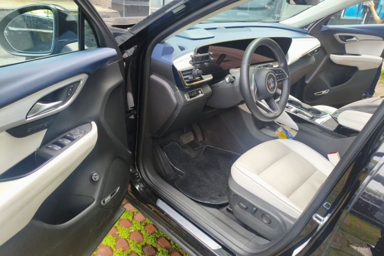 Used Buick Envision 2025 Encore Plus Four-Wheel Drive Avenir Driver Seat