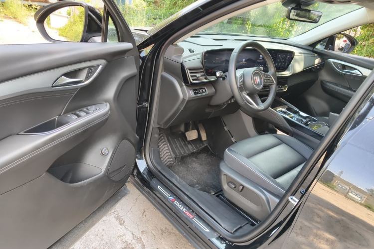 Used Buick Envision 2025 Encore Plus 28T Two-Wheel-Drive Platinum Edition Driver Seat