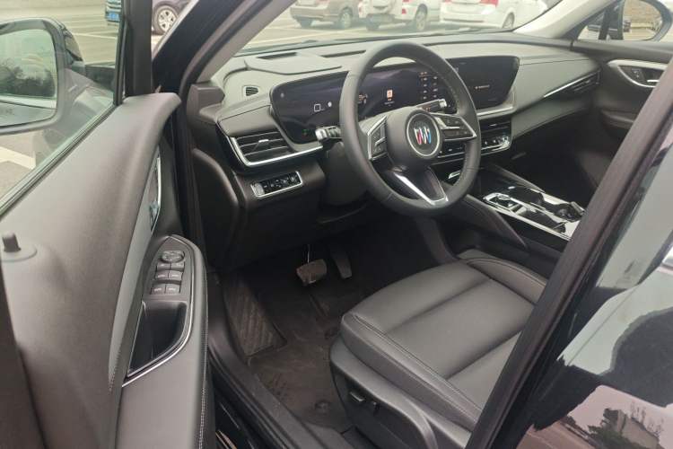 Used Buick Envision 2025 25T Entry-Grade Platinum Edition Driver Seat