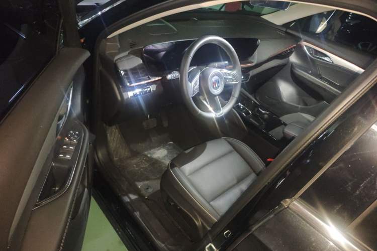Used Buick Envision 2025 Encore Plus 28T Two-Wheel-Drive Platinum Edition Driver Seat