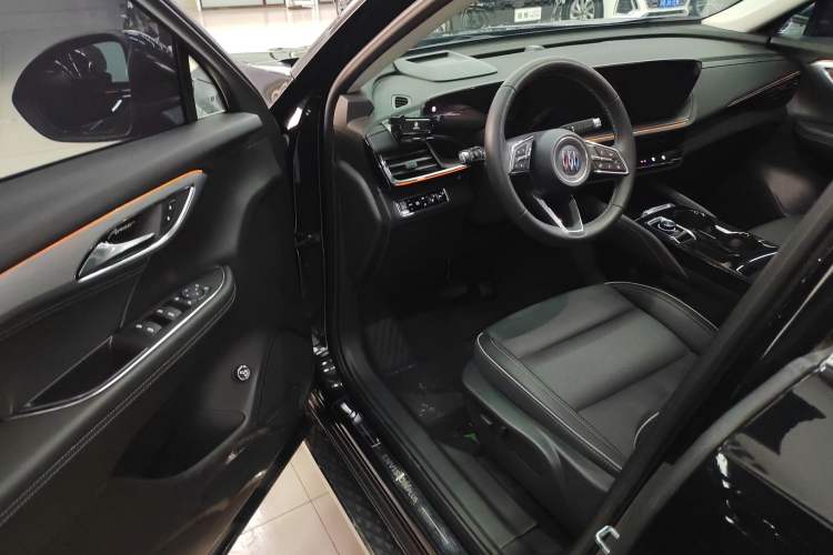 Used Buick Envision 2025 Encore Plus 28T Two-Wheel-Drive Platinum Edition Driver Seat