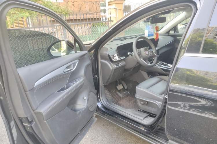 Used Buick Envision 2025 Encore Plus 28T All-Wheel-Drive Platinum Edition Driver Seat