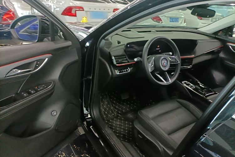 Used Buick Envision 2025 25T Entry-Grade Platinum Edition Driver Seat
