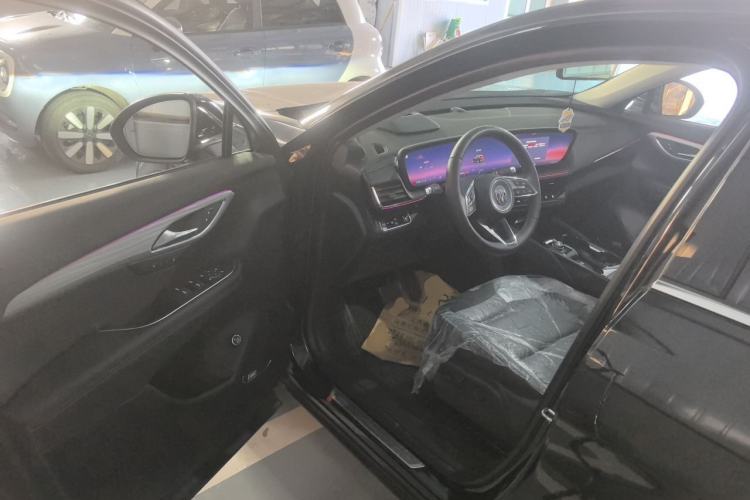 Used Buick Envision 2025 Encore Plus Four-Wheel Drive Avenir Driver Seat