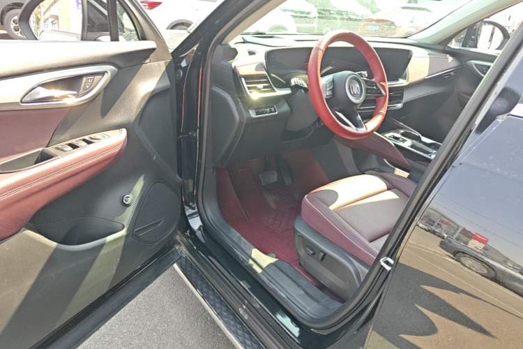 Used Buick Envision 2025 Encore Plus 28T Two-Wheel-Drive Platinum Edition Driver Seat