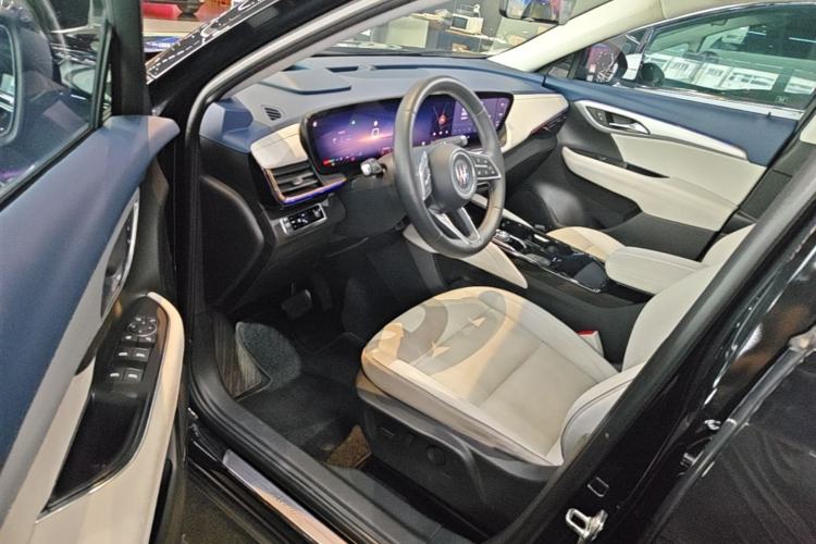 Used Buick Envision 2025 Encore Plus Four-Wheel Drive Avenir Driver Seat