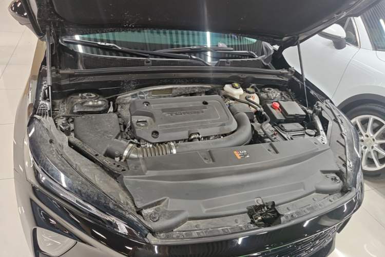 Used Buick Envision 2025 Encore Plus 28T Two-Wheel-Drive Platinum Edition Engine Bay