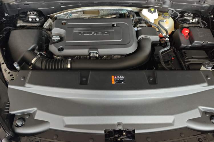 Used Buick Envision 2025 Encore Plus 28T Two-Wheel-Drive Platinum Edition Engine Bay