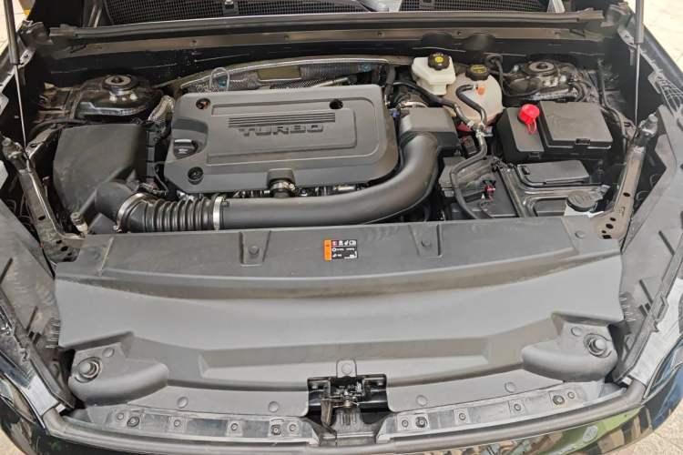 Used Buick Envision 2025 Encore Plus 28T Two-Wheel-Drive Platinum Edition Engine Bay