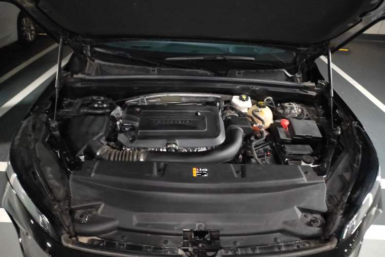 Used Buick Envision 2025 Encore Plus 28T Two-Wheel-Drive Platinum Edition Engine Bay