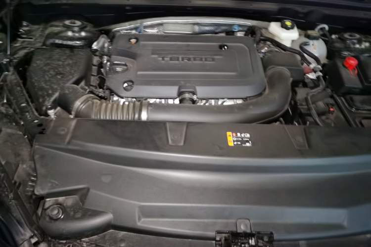 Used Buick Envision 2025 Encore Plus 28T Two-Wheel-Drive Platinum Edition Engine Bay