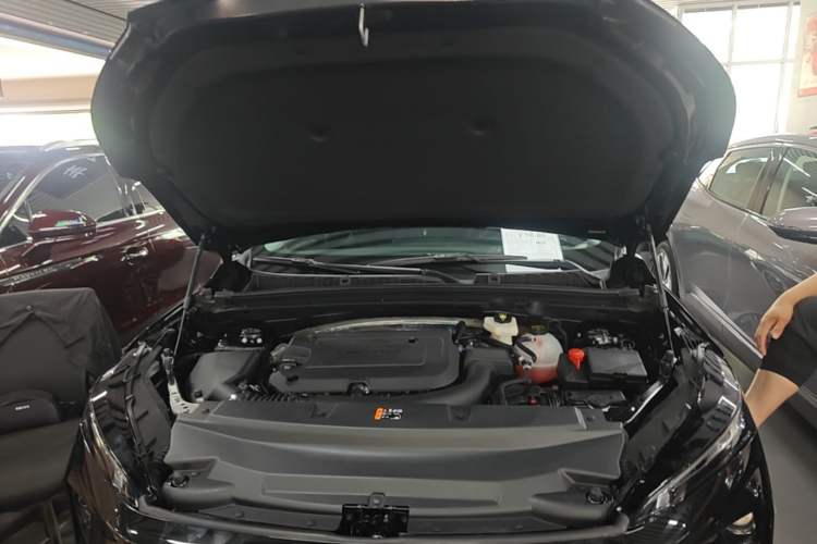 Used Buick Envision 2025 Encore Plus 28T Two-Wheel-Drive Platinum Edition Engine Bay