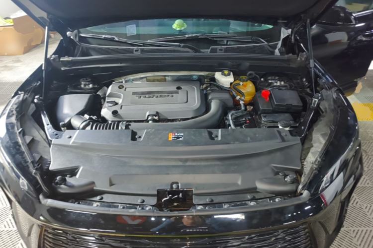 Used Buick Envision 2025 Encore Plus 28T Two-Wheel-Drive Platinum Edition Engine Bay