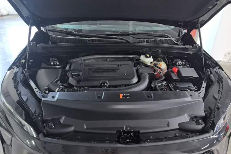Used Buick Envision 2025 Encore Plus 28T Two-Wheel-Drive Platinum Edition Engine Bay