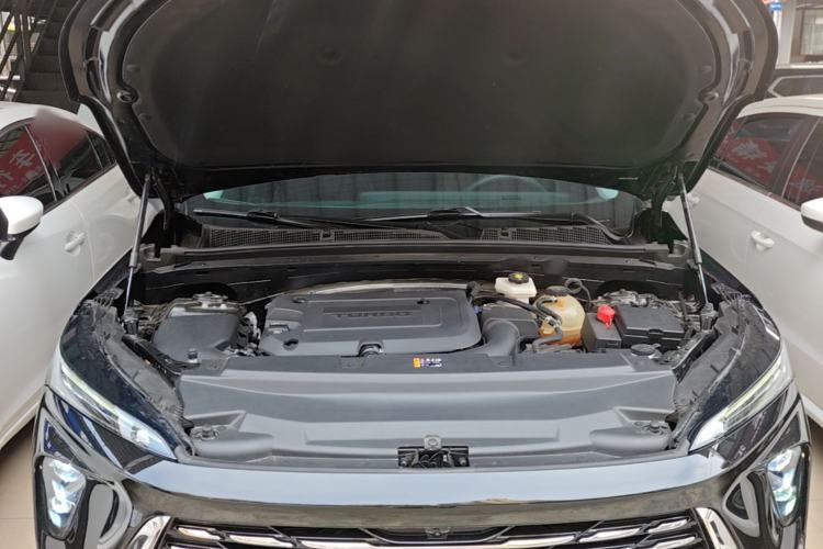 Used Buick Envision 2025 Encore Plus 28T Two-Wheel-Drive Platinum Edition Engine Bay