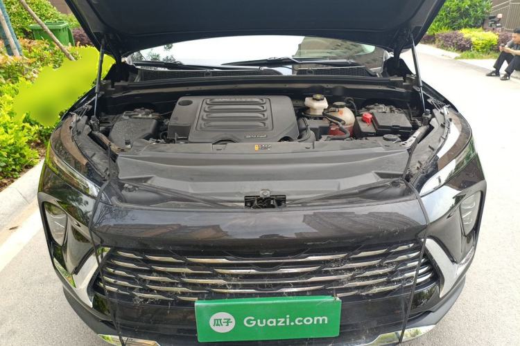 Used Buick Envision 2025 25T Entry-Grade Platinum Edition Engine Bay