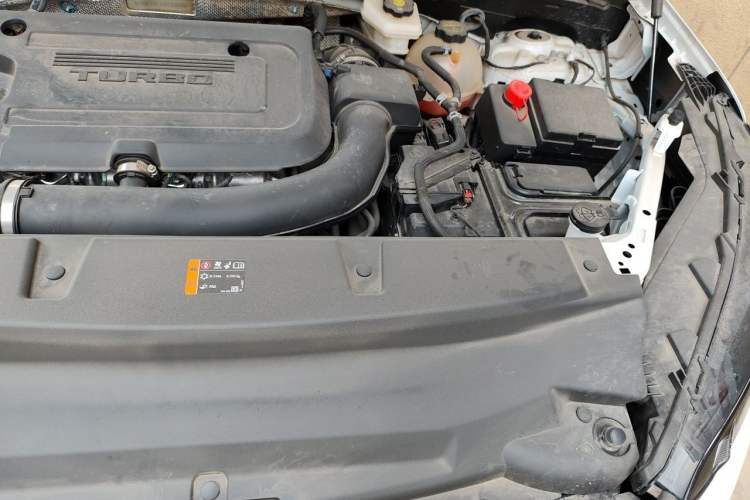 Used Buick Envision 2025 Encore Plus 28T Two-Wheel-Drive Platinum Edition Engine Bay Left