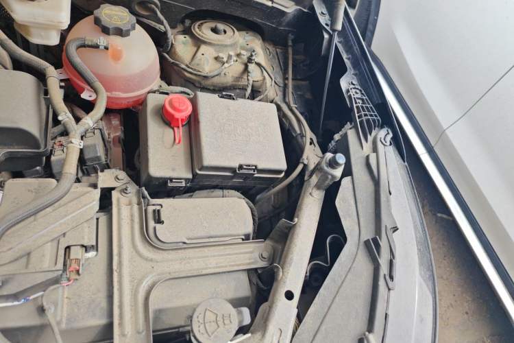 Used Buick Envision 2025 Encore Plus Four-Wheel Drive Avenir Engine Bay Left