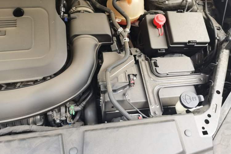 Used Buick Envision 2025 Encore Plus 28T Two-Wheel-Drive Platinum Edition Engine Bay Left