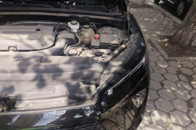 Used Buick Envision 2025 Encore Plus 28T Two-Wheel-Drive Platinum Edition Engine Bay Left
