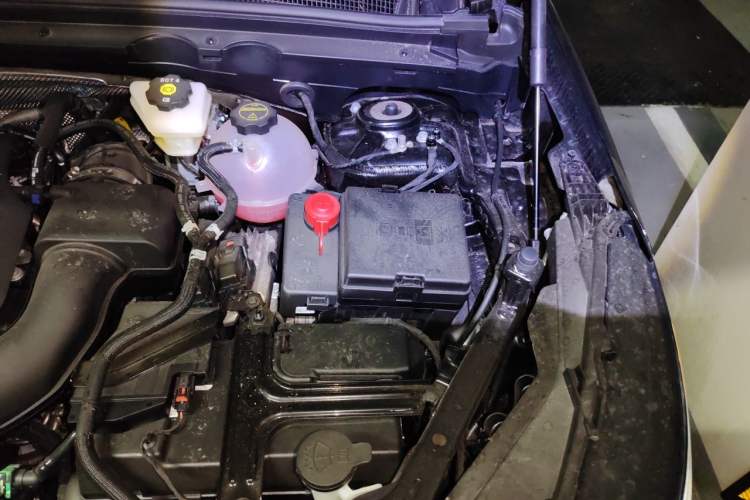 Used Buick Envision 2025 Encore Plus 28T Two-Wheel-Drive Platinum Edition Engine Bay Left