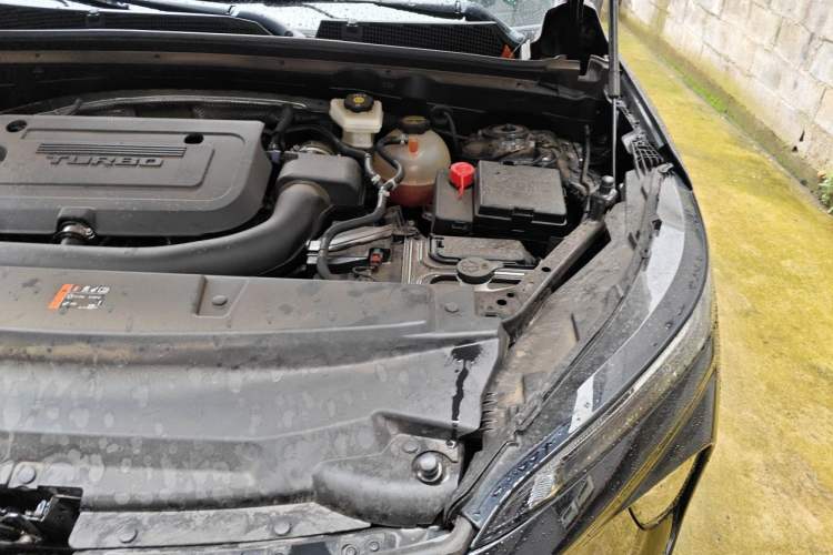 Used Buick Envision 2025 Encore Plus 28T Two-Wheel-Drive Platinum Edition Engine Bay Left