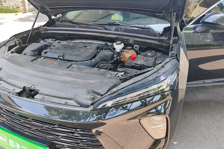 Used Buick Envision 2025 Encore Plus 28T Two-Wheel-Drive Platinum Edition Engine Bay Left