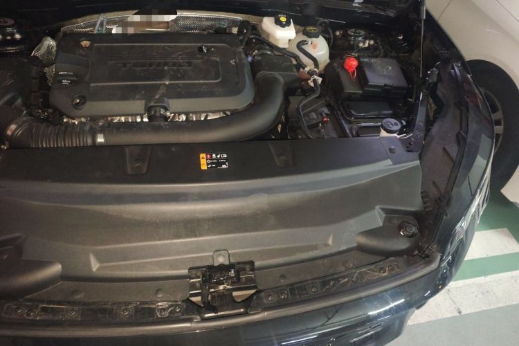 Used Buick Envision 2025 Encore Plus 28T Two-Wheel-Drive Platinum Edition Engine Bay Left