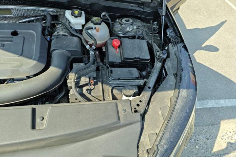 Used Buick Envision 2025 Encore Plus 28T Two-Wheel-Drive Platinum Edition Engine Bay Left